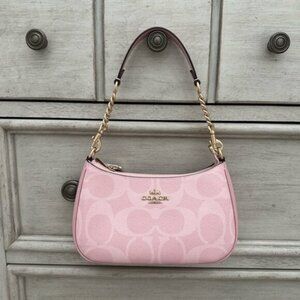 COACH Teri Shoulder Bag In Signature Canvas CAL51